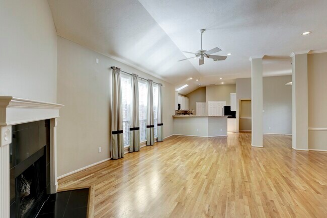 Building Photo - 9907 Kemp Forest Dr
