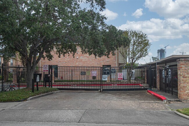 Building Photo - 1601 S Shepherd Dr
