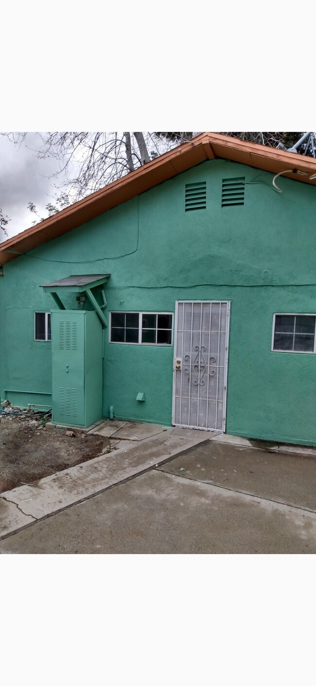 Building Photo - 2742 Mill Creek Rd