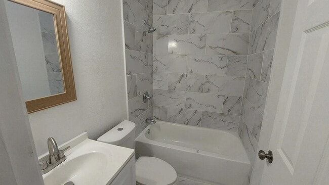 Building Photo - 2123 Langford St