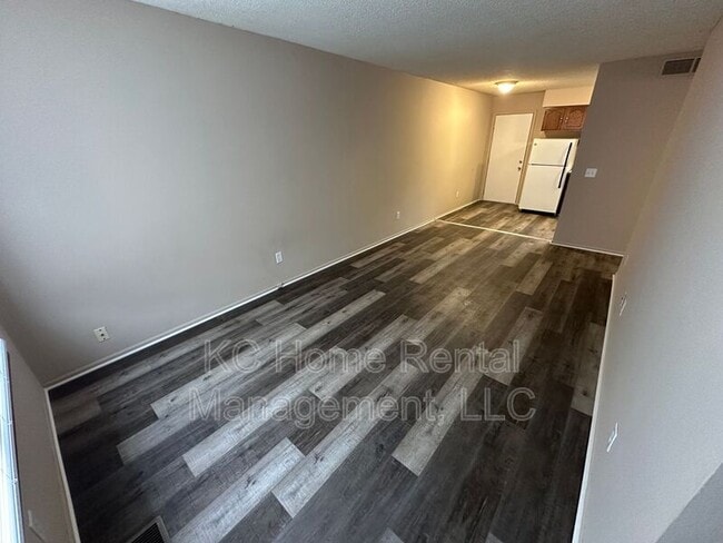 Building Photo - 426 Castle Dr