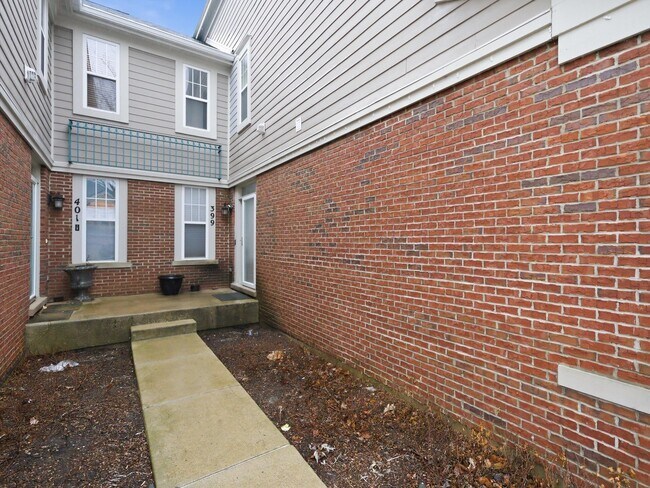 Building Photo - 399 Pine Lake Cir