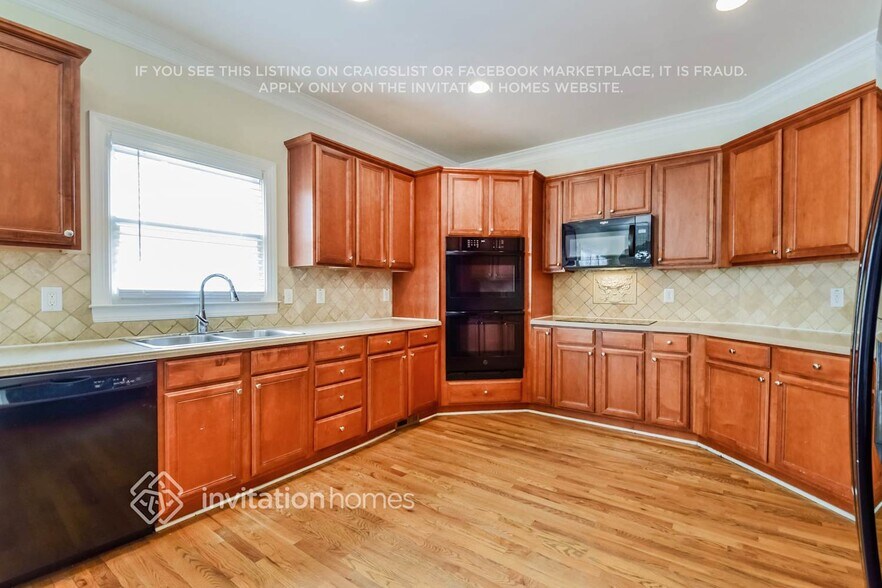 Building Photo - 660 Brittany Manor Ln