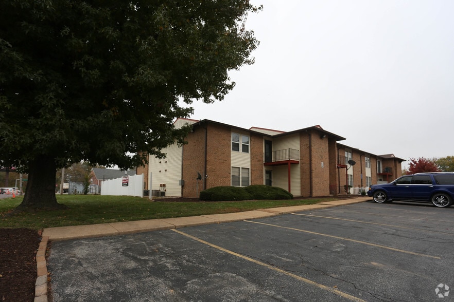 Primary Photo - Chalet Apartments