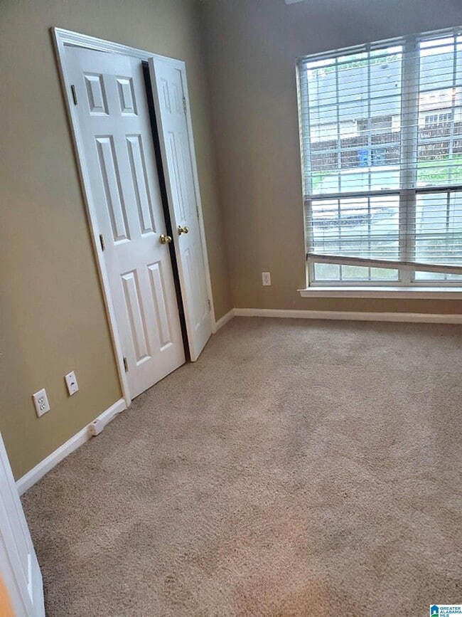Building Photo - 356 Rocky Ridge Cir