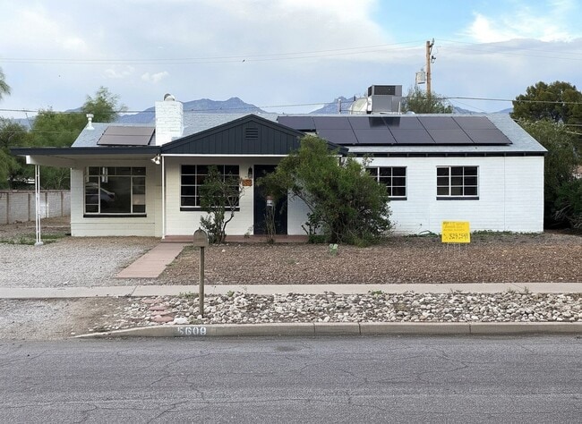 Building Photo - 5609 E Pima St