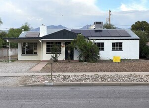 Building Photo - 5609 E Pima St