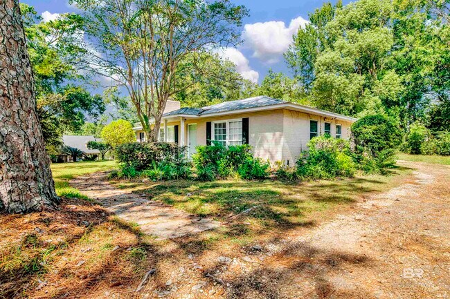 Primary Photo - 703 Belrose Ave