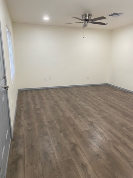 Building Photo - 525 W Nebraska St