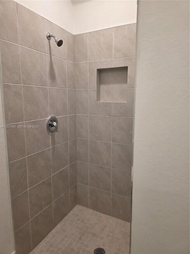 Building Photo - 271 NE 16th St