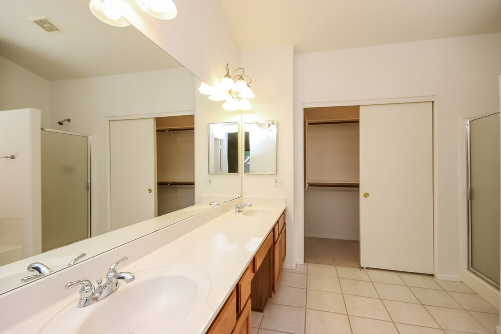 Building Photo - 7205 W Los Gatos Dr