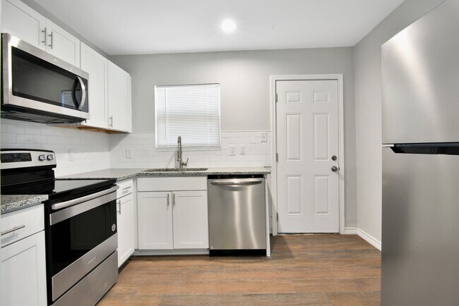 Building Photo - 6205 Lovett Ave