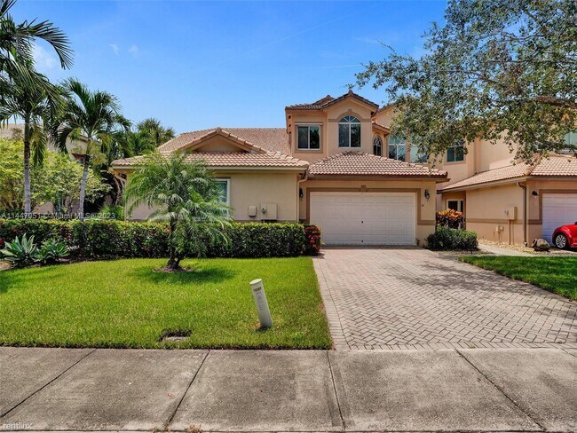 Primary Photo - 4 br, 3.5 bath Townhome - 5127 Madison Lak...