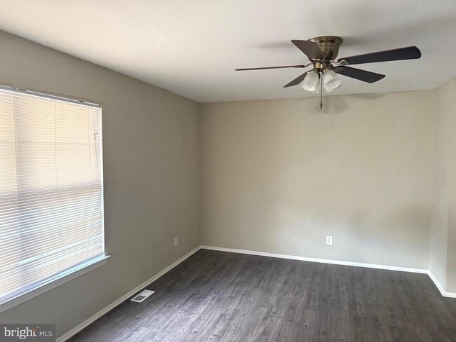 Building Photo - 313 Fountain Hall Ct