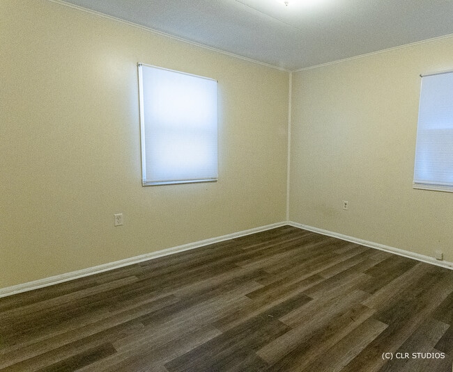 Building Photo - 394 W 15th St