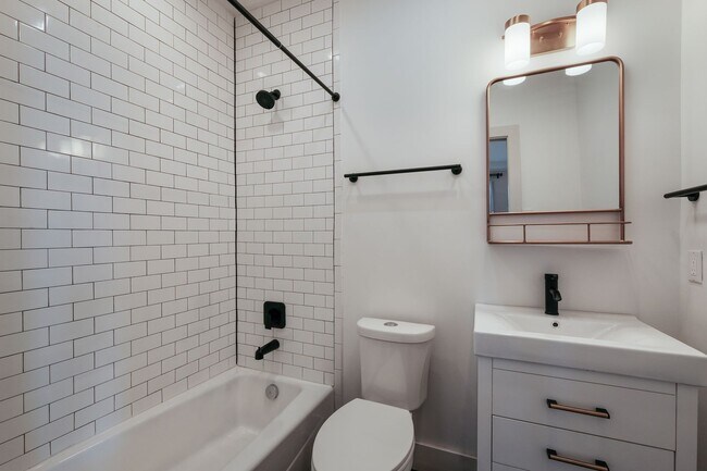 Building Photo - Historic Monte Vista Charm meets Modern Convenience!