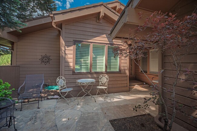 Building Photo - Furnished Luxury Townhome in Gated Kissing Camels Community