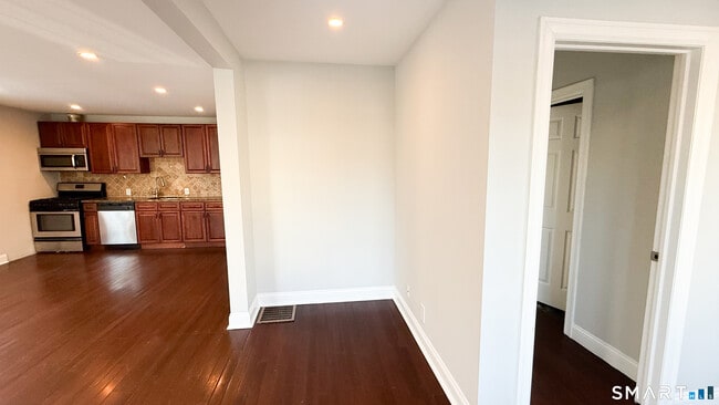 Building Photo - 271 Seaside Ave