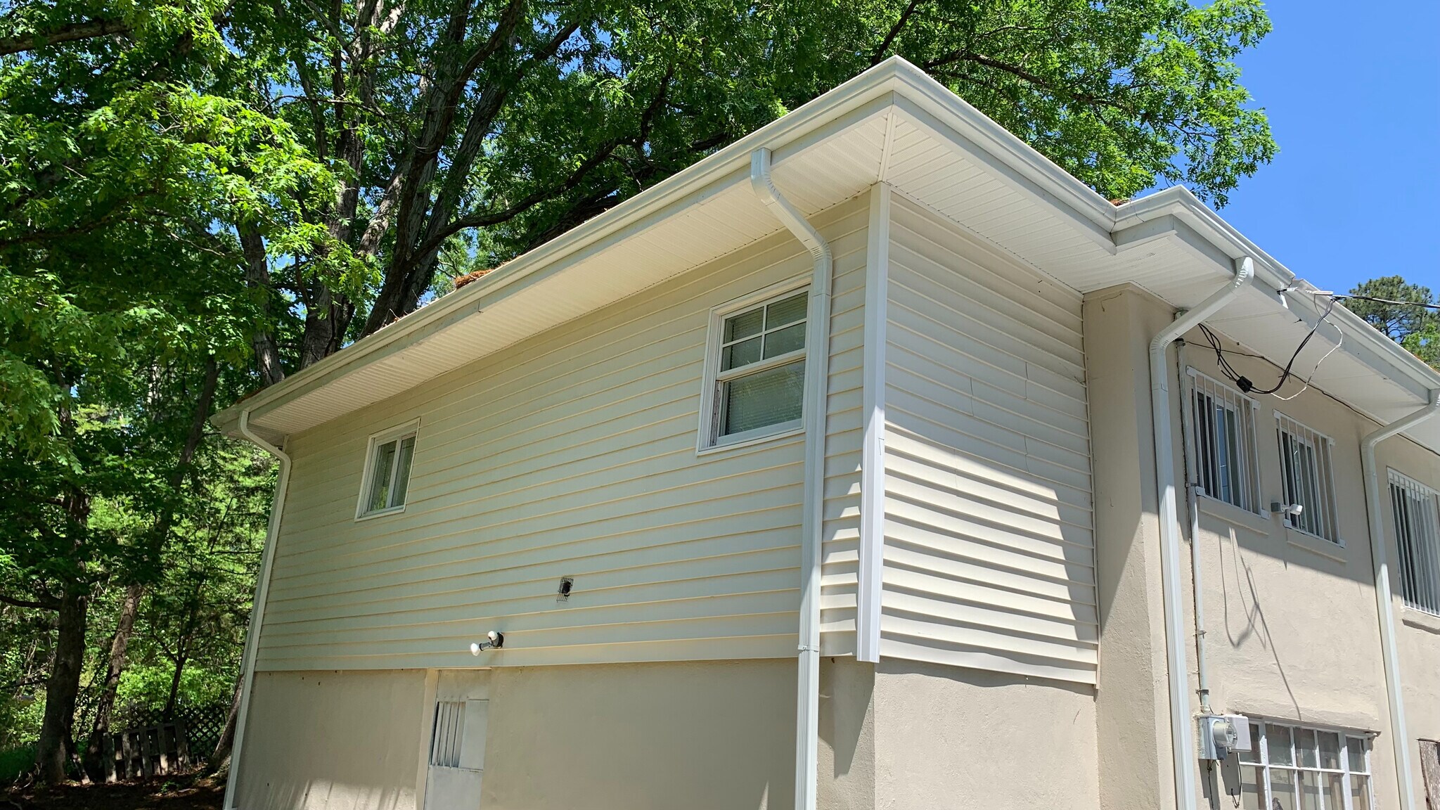 Building Photo - Room in House on E Cornwallis Rd