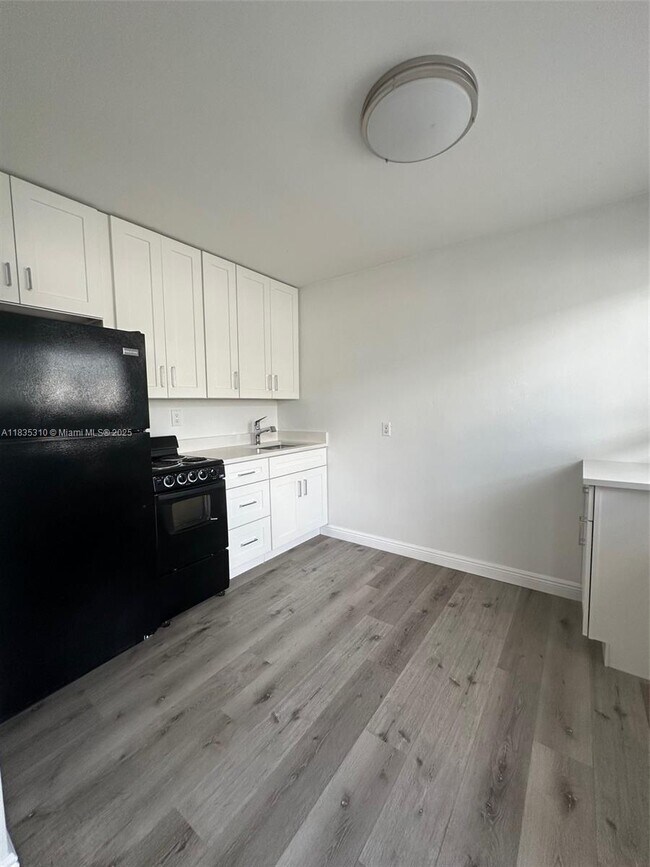 Primary Photo - 116 SE 9th Ct