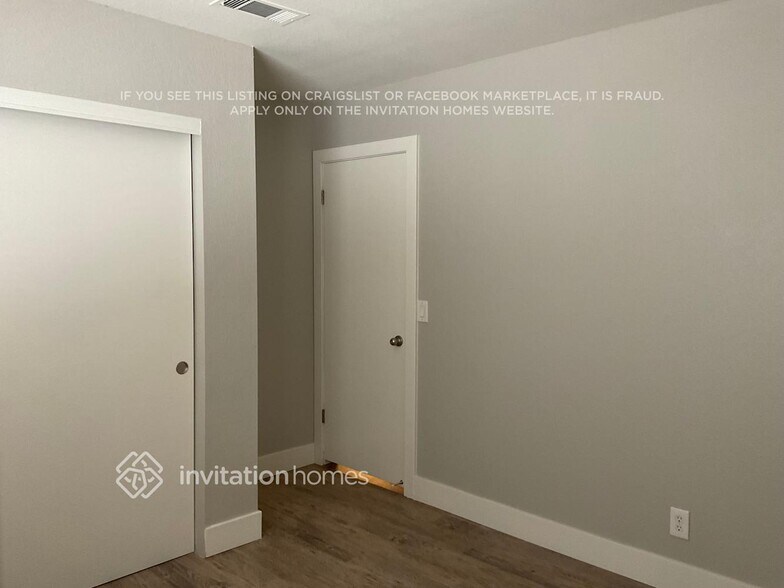 Building Photo - 5881 Cherry Falls Ct