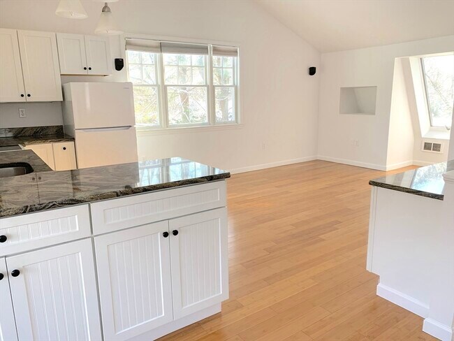 Building Photo - 2 Wildflower Ln