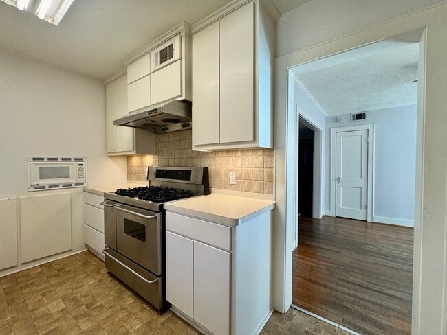 Building Photo - 2406 Elmen St