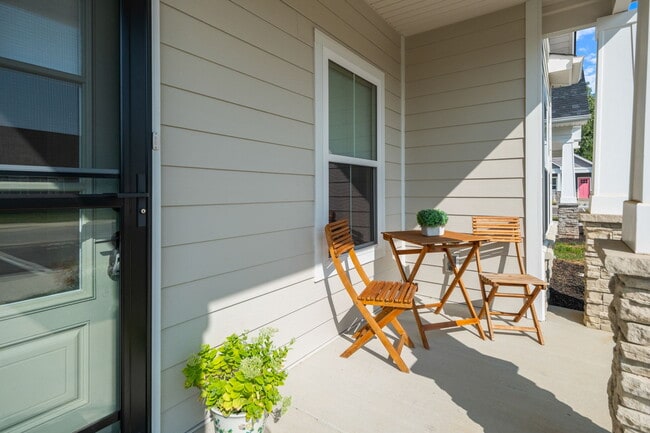 Building Photo - 867 Rosemary Ln