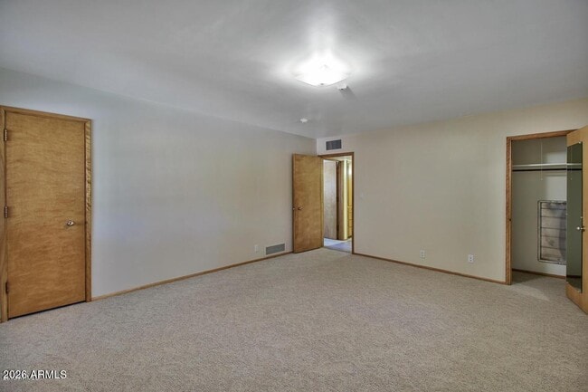 Building Photo - 375 S Buena Vista Ave