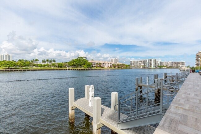 Building Photo - 4112 Jimmy Buffett Mem Hwy