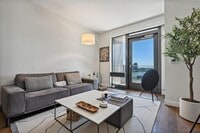 Building Photo - 99 Hudson St