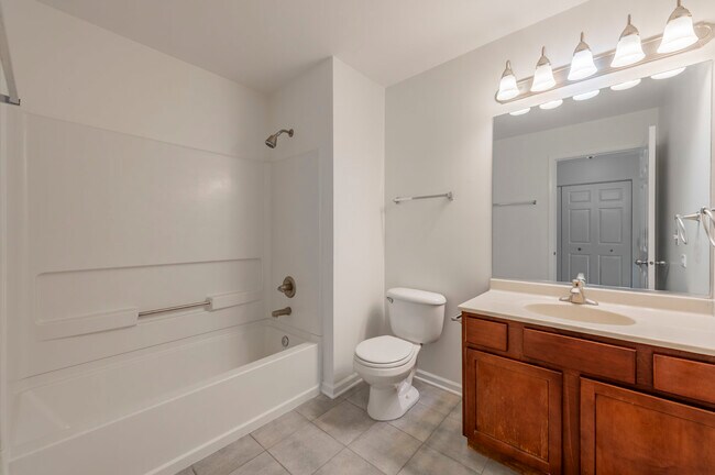 Building Photo - 1226 Bradley Cir