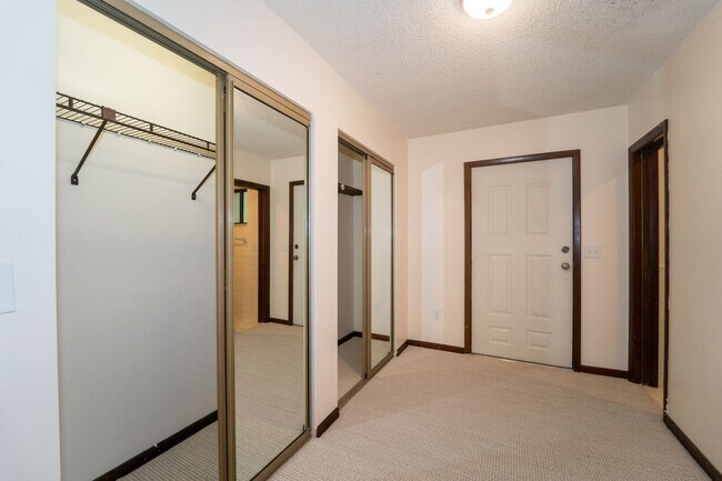 Building Photo - St Augustine South - 3BR Home with Firepla...