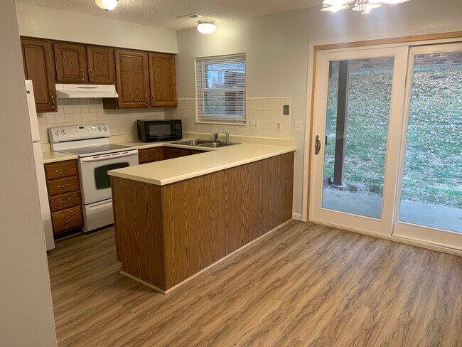 Building Photo - 822 Highland Hill Ct