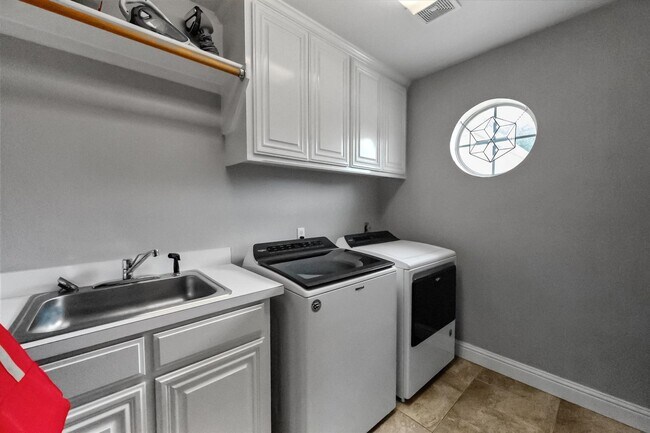 Building Photo - Gorgeous Cul-d-Sac home in Coveted Mansfie...