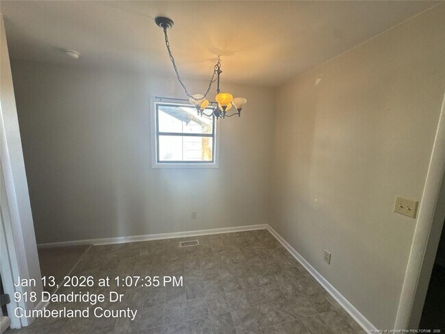 Building Photo - 918 Dandridge Dr