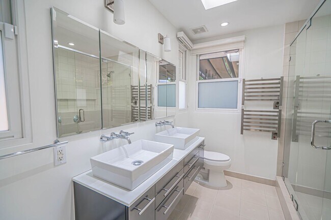 Building Photo - COMING SOON! 3 Bedroom Home for Rent in West Hollywood!