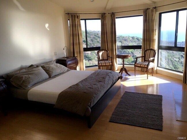 Building Photo - 1326 Skyline Dr