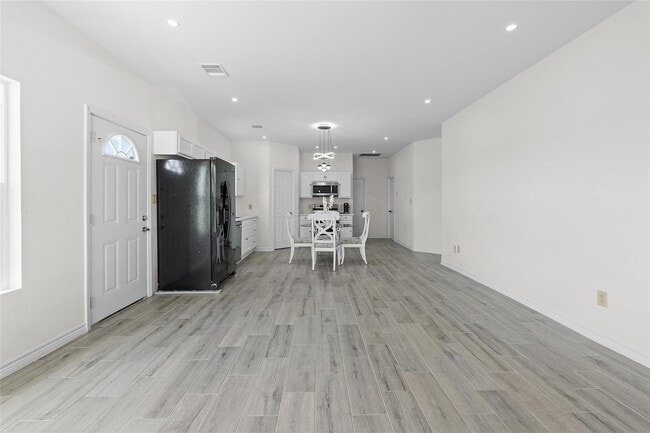 Building Photo - 5053-5835 Drive