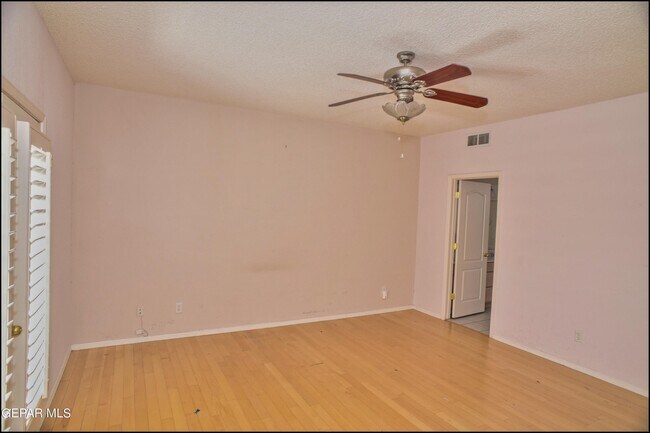 Building Photo - 1560 Via Appia St