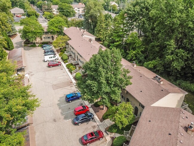 Building Photo - 2196 Regency Dr