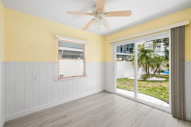 Building Photo - 5541 Bayou Grande Blvd NE