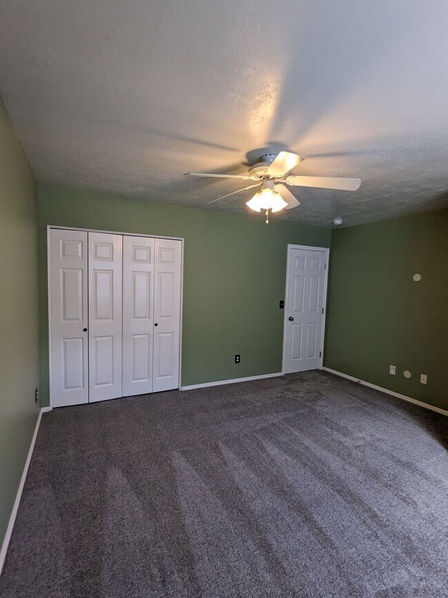 Building Photo - $1,800 Rent Credit! Spacious 5-Bed Clearfield Home with Garage & Fenced Yard