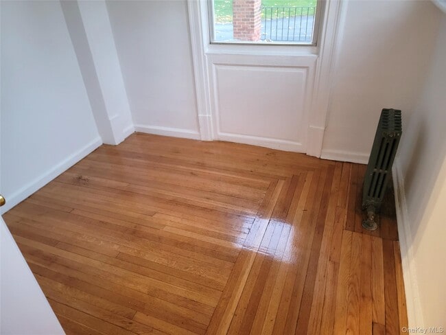 Building Photo - 111 N Broadway