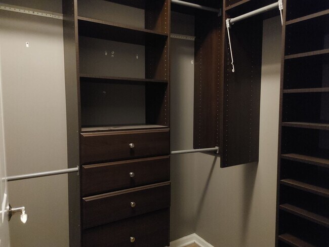 Building Photo - $1,550 | 2 Bedroom, 2 Bathroom Condo | No ...