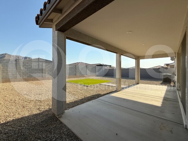 Building Photo - 3037 W la Mirada Dr