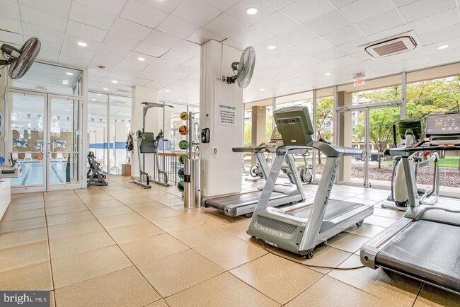 Building Photo - 560 N St SW