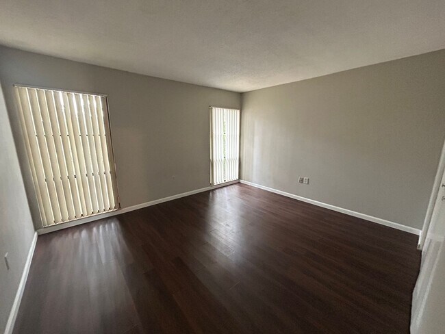 Building Photo - 2 Bedroom Flat in Brandywine