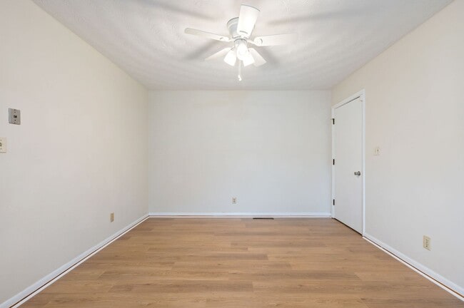 Building Photo - 721 Mayfield Ave