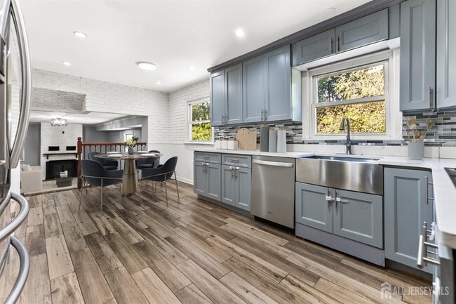 Building Photo - 14 Mayling Ct